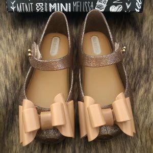 BRAND NEW MINI MELISSA BOW 8